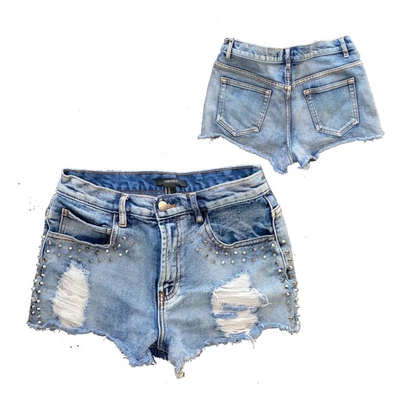 🛑 SOLD Forever 21 studded denim cut-off shorts - Picture 2 of 9